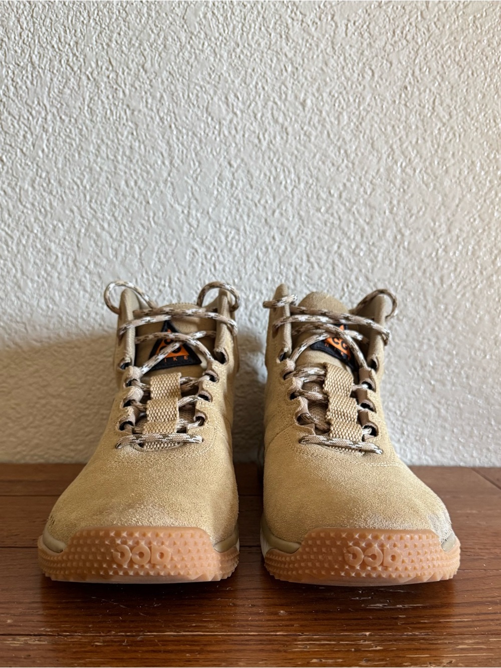 Nike ACG Men’s Sz. 10.5 Angels Rest Hiking Trek Boots Light Bone Streetwear - Picture 3 of 11